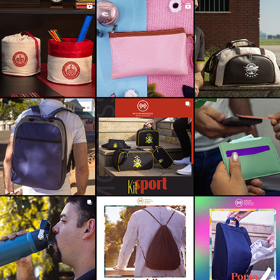 duas necessaires sobre uma cama