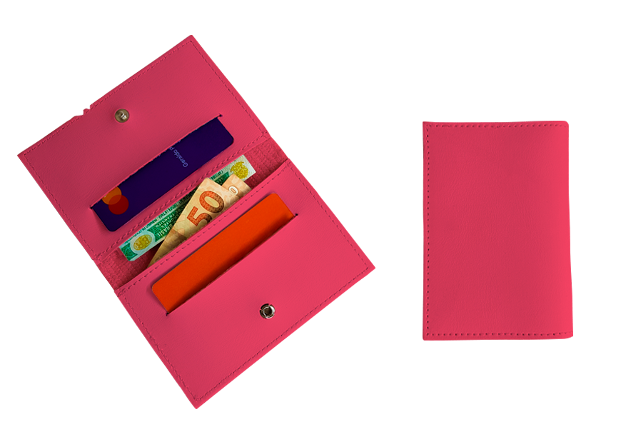 uma carteira aberta e outra fechada